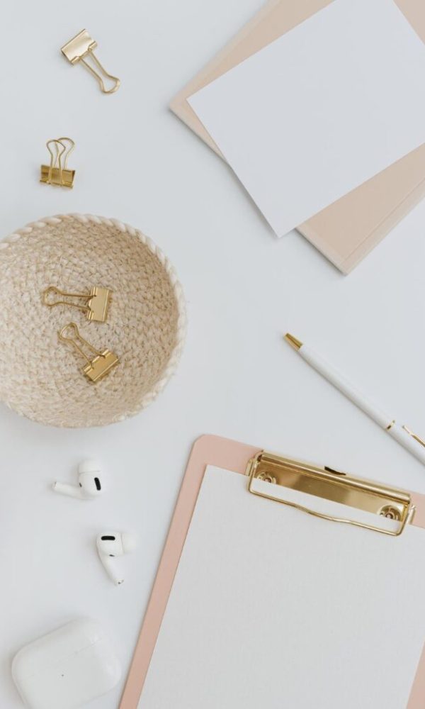 flatlay-blank-copy-space-clipboard-clips-rattan-plate-white-background-home-office-desk-workspace-aesthetic-business-work-template-flat-lay-top-view-796×1024 flatlay-blank-copy-space-clipboard-clips-rattan-plate-white-background-home-office-desk-workspace-aesthetic-business-work-template-flat-lay-top-view-796x1024